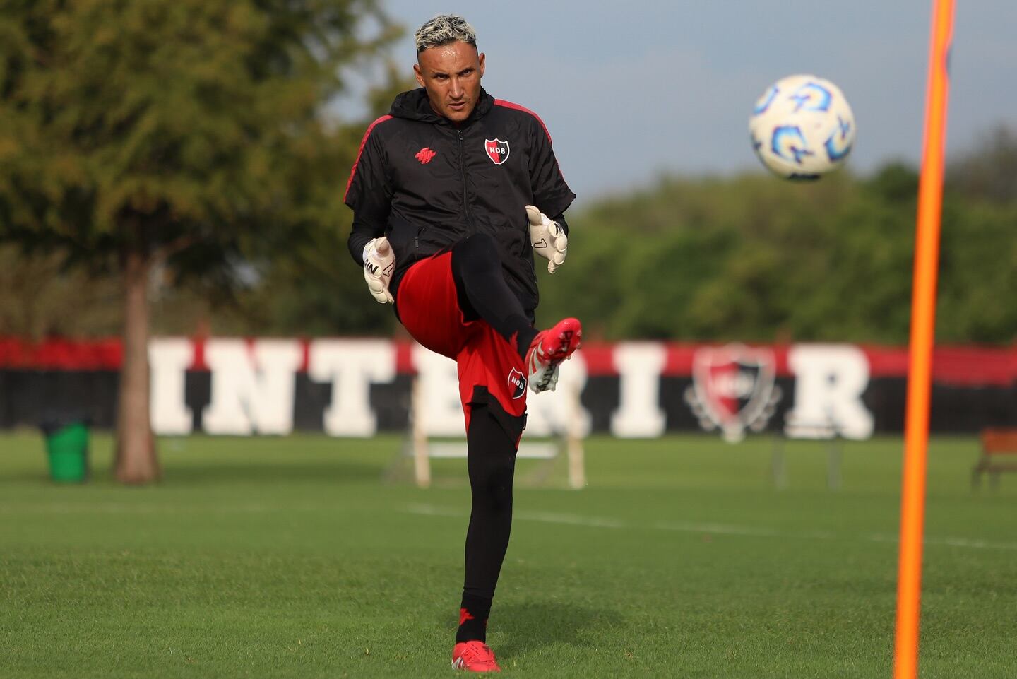 Keylor Navas entrenó esta semana con normalidad en Newell's, luego de estar en Costa Rica resolviendo temas personales.