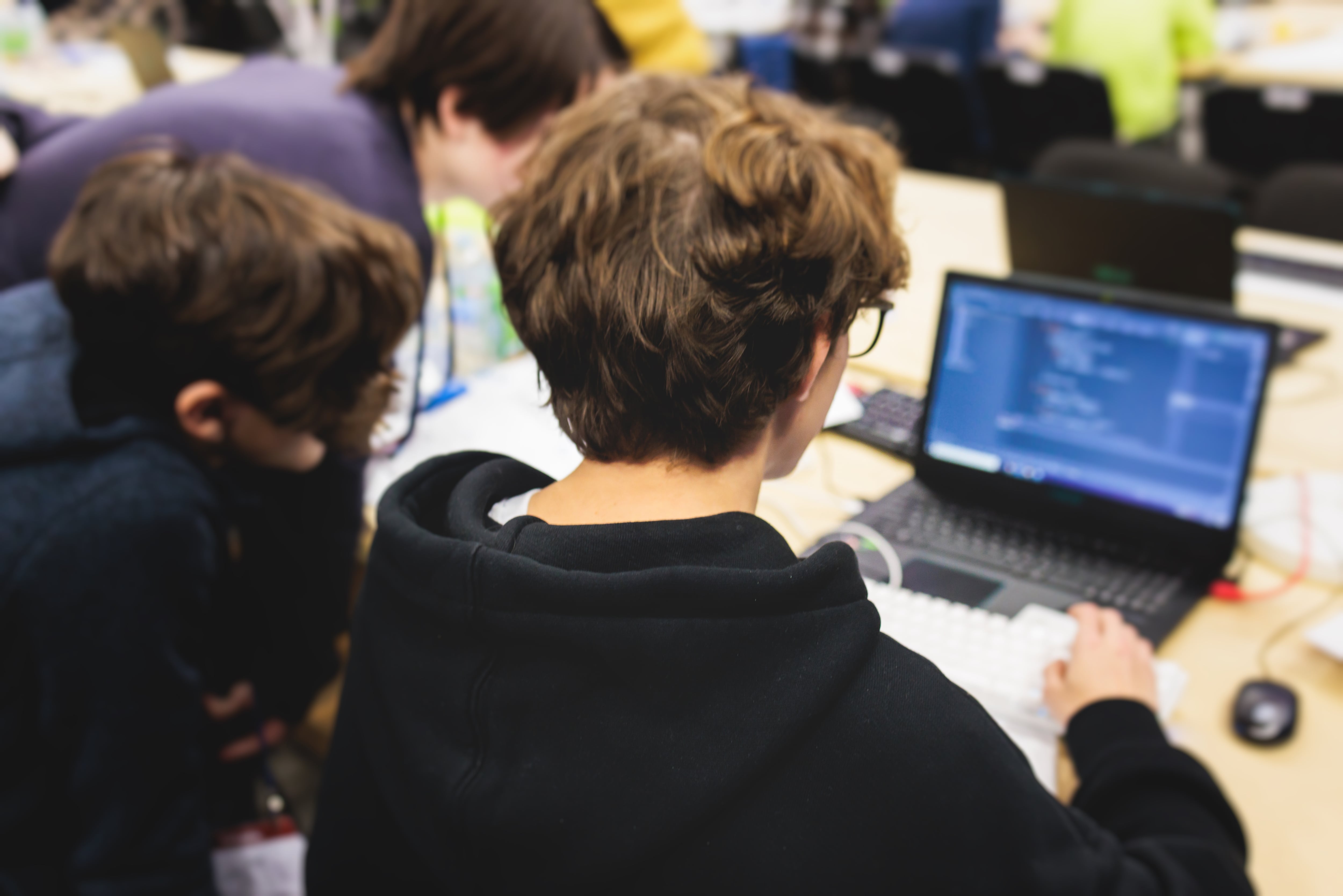 ¡Una gran oportunidad! Estudiantes de todos los niveles del país podrán participar de la hackatón aeroespacial más grande del mundo: el NASA Space Apps Challenge. La sede de San Pedro de la Universidad Fidélitas será la sede para la actividad presencial, aunque también se podrá ser parte de la actividad en la modalidad en línea.