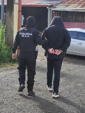 Un hombre de apellido Porras, de 55 años quedó detenido en Santo Domingo de Heredia por seducción a menores por medios electrónicos y supuestos abusos sexuales. Foto: OIJ