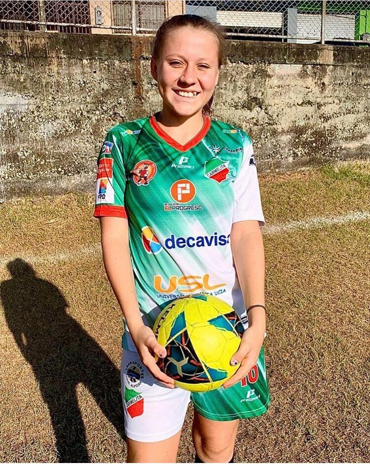 Presley Fachko, jugadora estadounidense de Carmelita