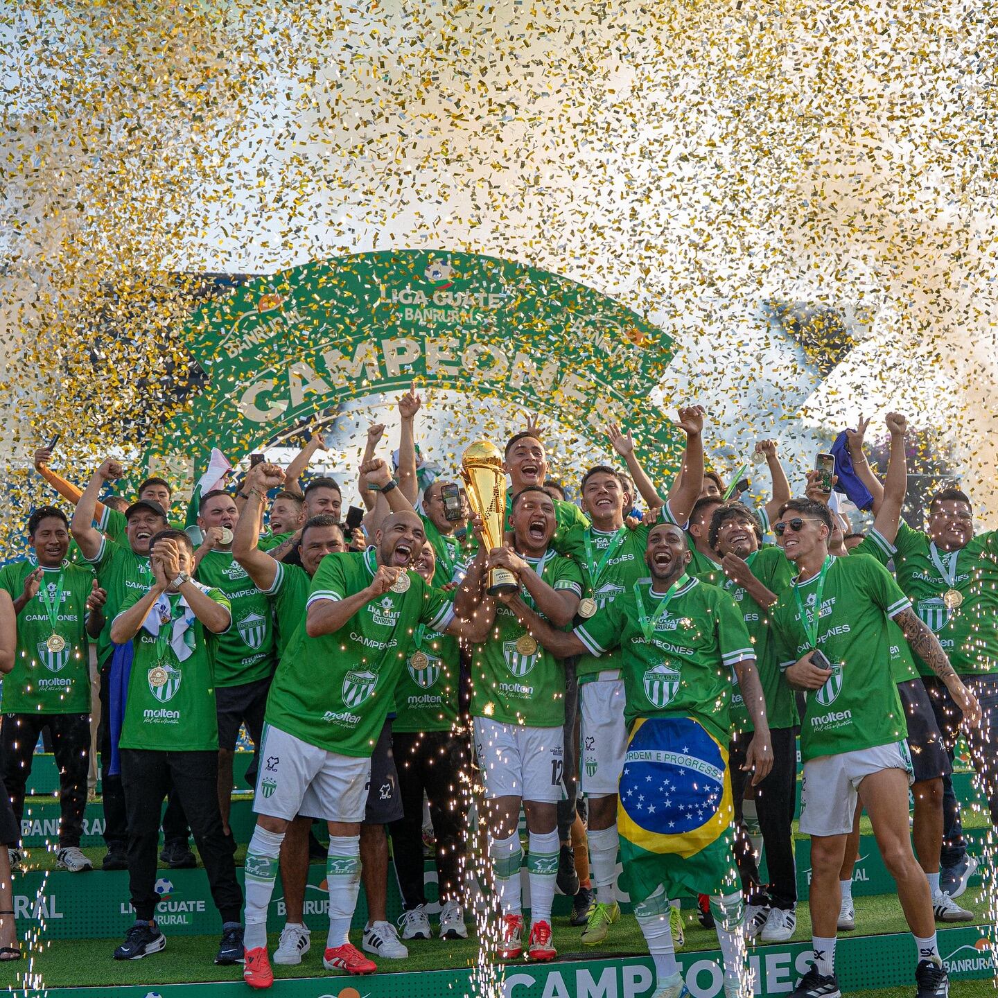 Alexander Robinson, Antigua GFC, campeón de guatemala