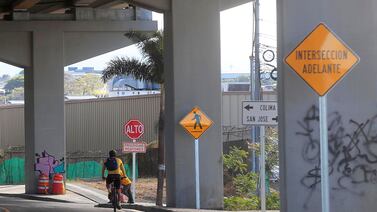 Circunvalación Norte lleva 7 días abierta y ya se han robado 20 señales de tránsito