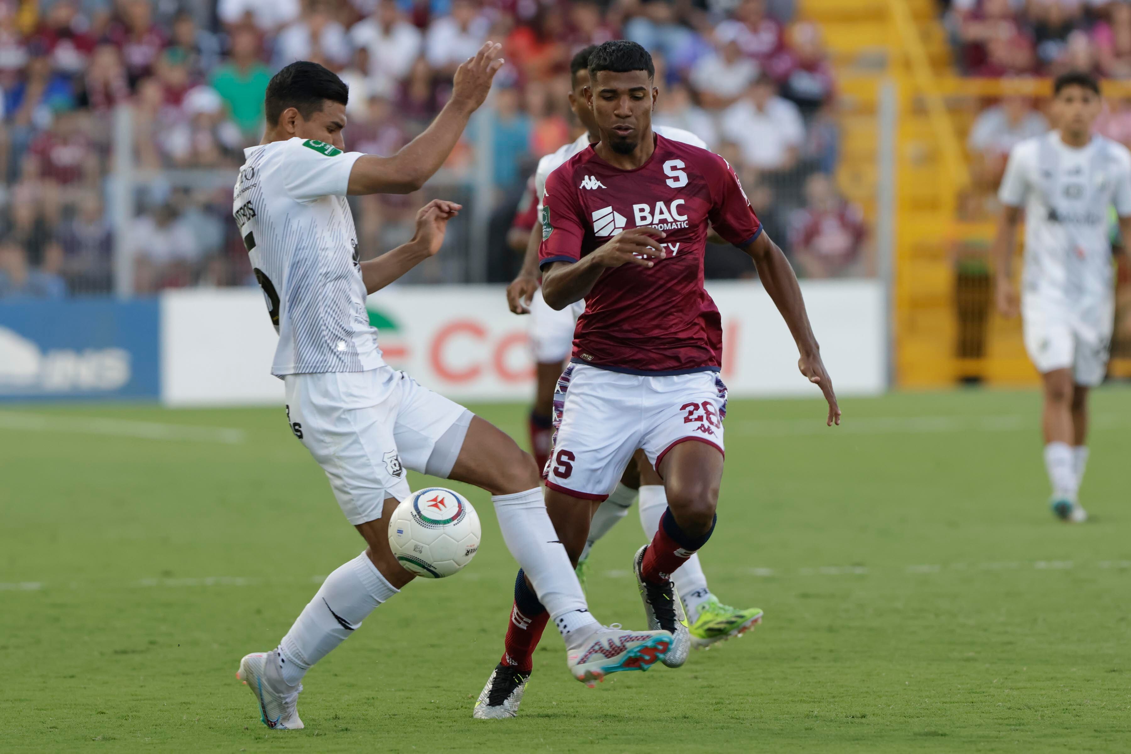 31/03/2024. Estadio Ricardo Saprissa Aymá, Tibás. Hora: 04:00 p.m. Partido de la Jornada 15 del Torneo de Clausura 2024 disputado entre el Deportivo Saprissa y el Club Sport Herediano en el Estadio Ricardo Saprissa Aymá, Tibás. Fotos: Mayela López