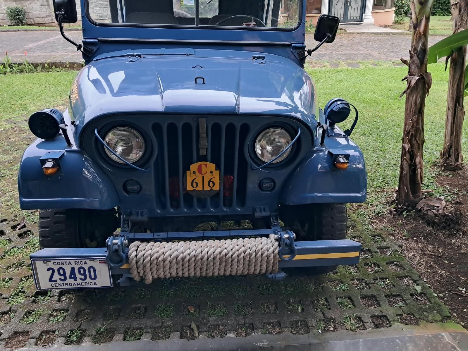 Jeep Willys del año 68.