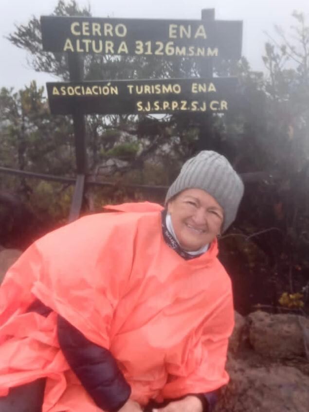 Edith González llegó a la cima del Monte Kilimanjaro el 24 de setiembre del 2022.