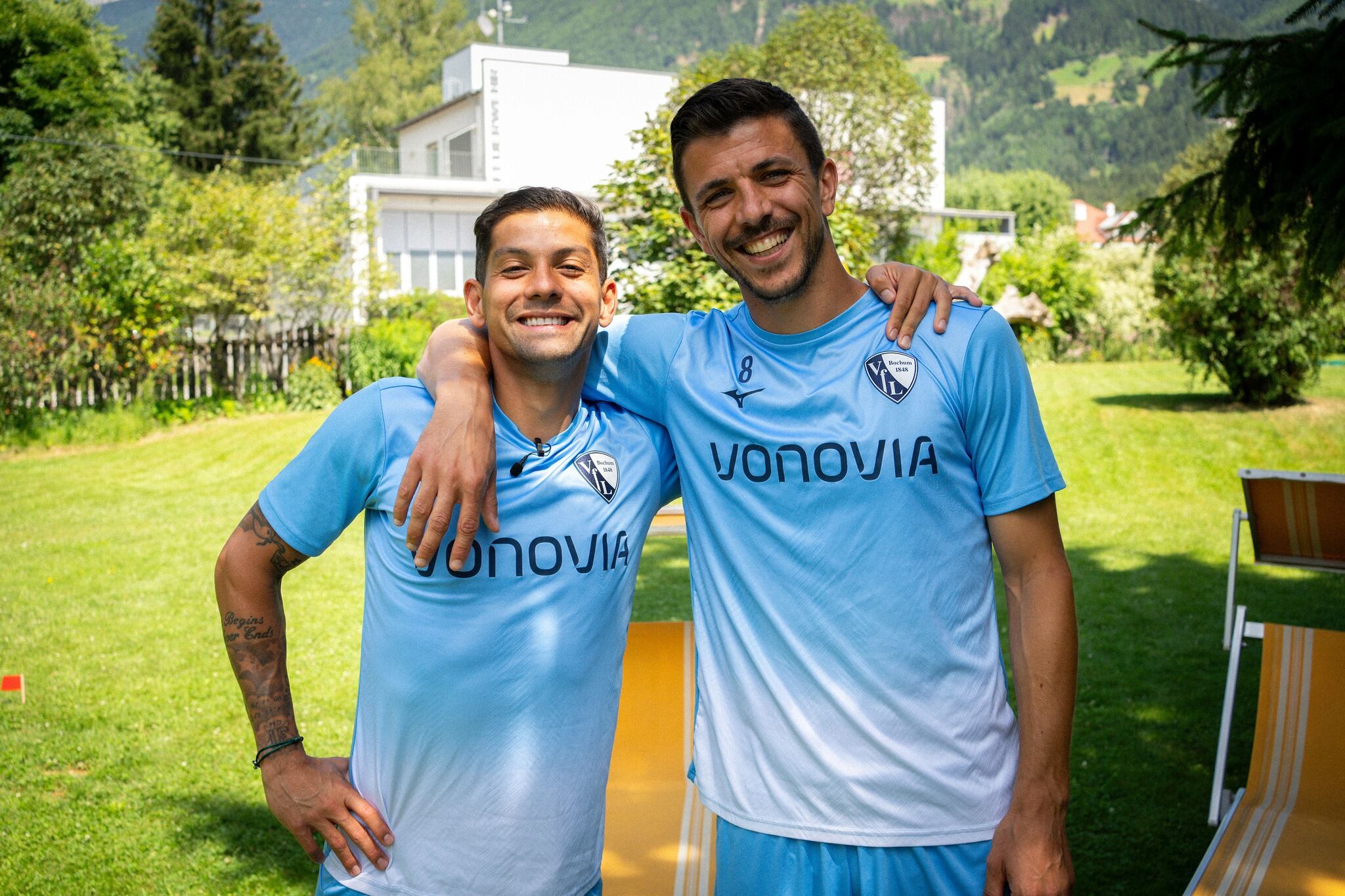 Cristian Gamboa y Anthony Losilla, dos figuras del Bochum de Alemania que dicen adiós al fútbol.