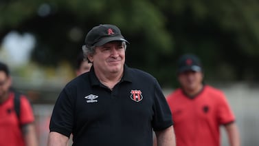 Directivo de Alajuelense cuenta detalles sobre la salida de Óscar Ramírez del equipo rojinegro