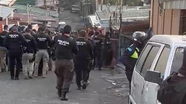 Dos agentes fueron heridos durante un allanamiento en Siquirres