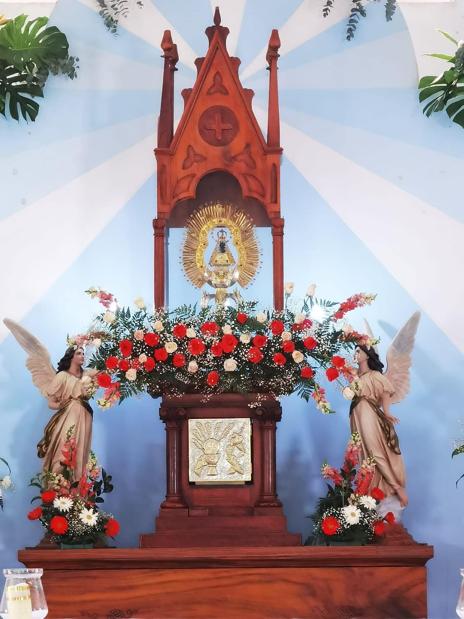 Armando Briceño Sánchez es un guanacasteco de la pura cepa. Nació hace 82 años en Bolsón de Santa Cruz y actualmente vive en Filadelfia. El sirve en el Santuario Diocesano Nuestra Señora de los Ángeles-Parroquia Cartagena en Guanacaste.