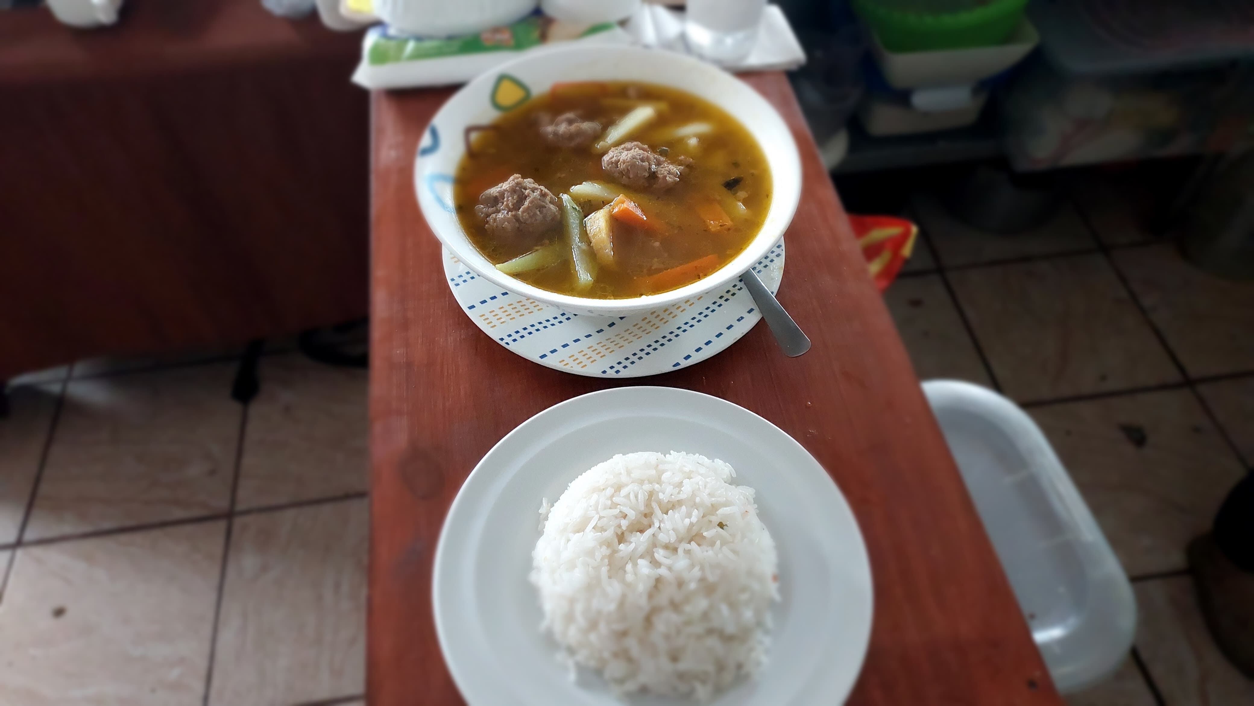 El precio de la papa sigue por las nubes y las sodas toman medidas drásticas