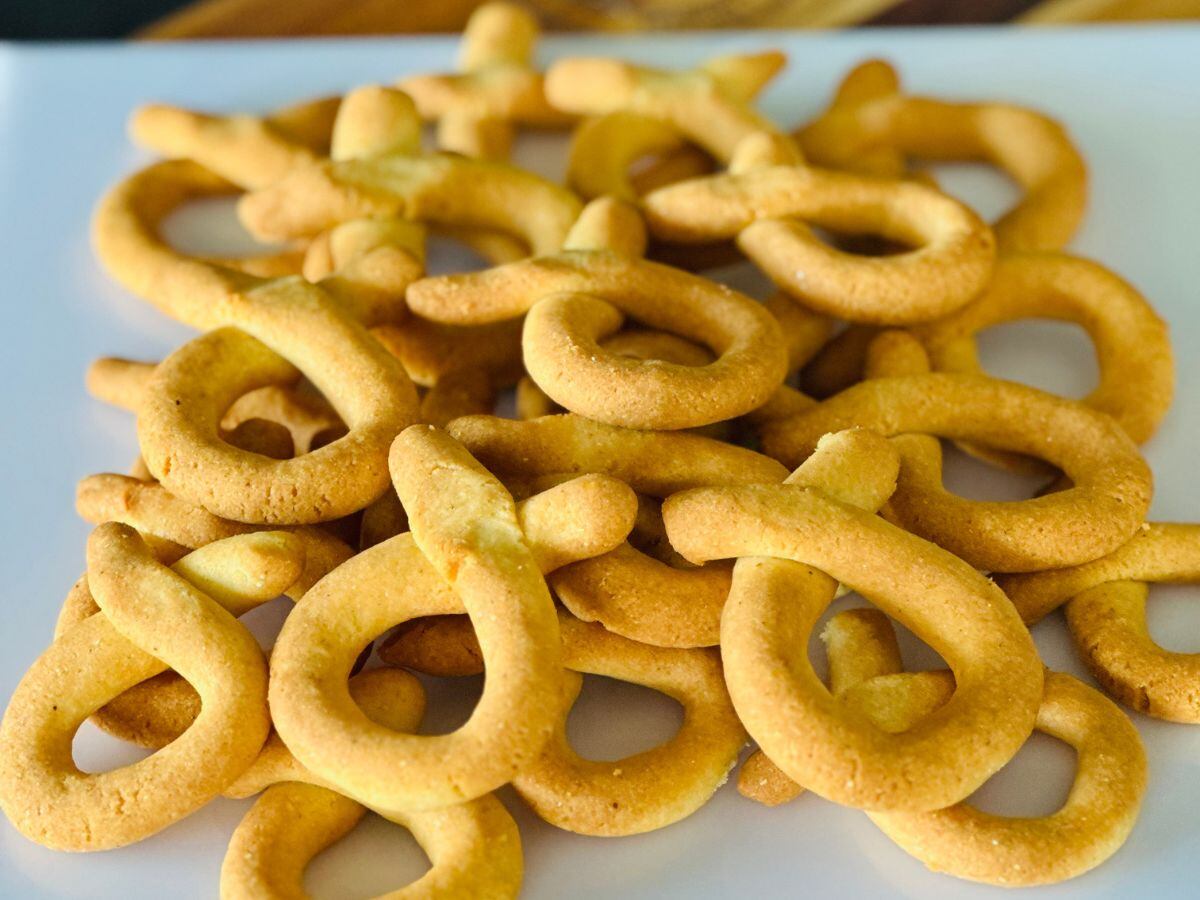 Así le deberían de quedar sus bizcochos de maíz y queso.