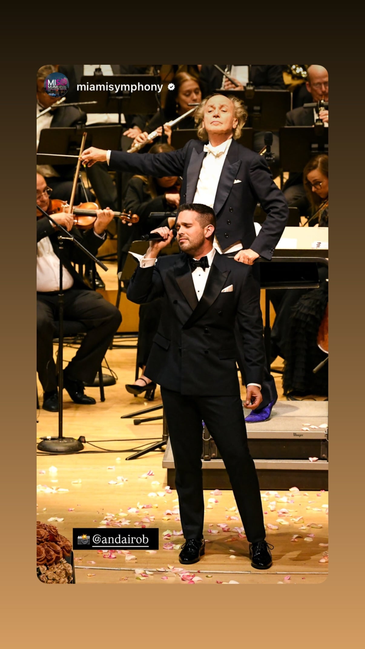 Eduardo Aguirre, cantante nacional