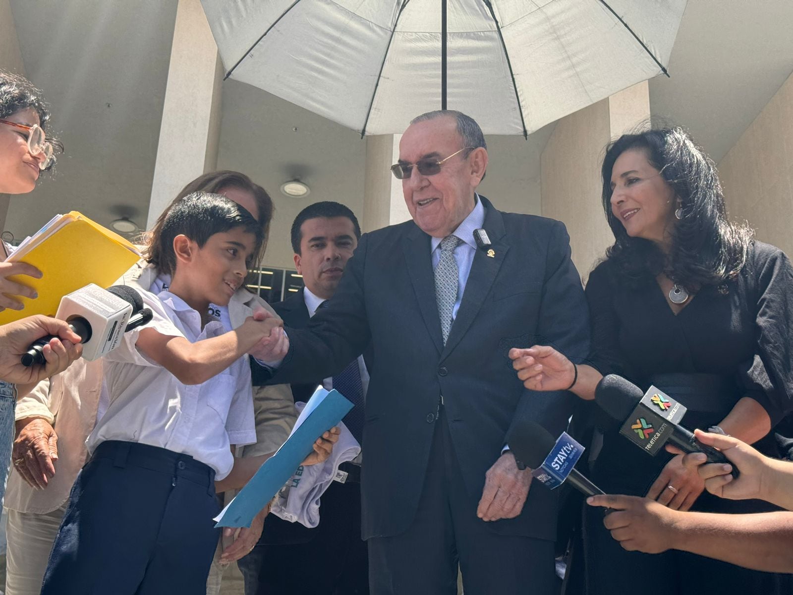 Isaac Andrey Parra Rodríguez, Escuela Los Ángeles, en Ipís, es uno de los tres estudiantes que presentó el Pacto por la Educación al presidente de la Asamblea Legislativa Rodrigo Arias.
Fotografía: Fernanda Matarrita