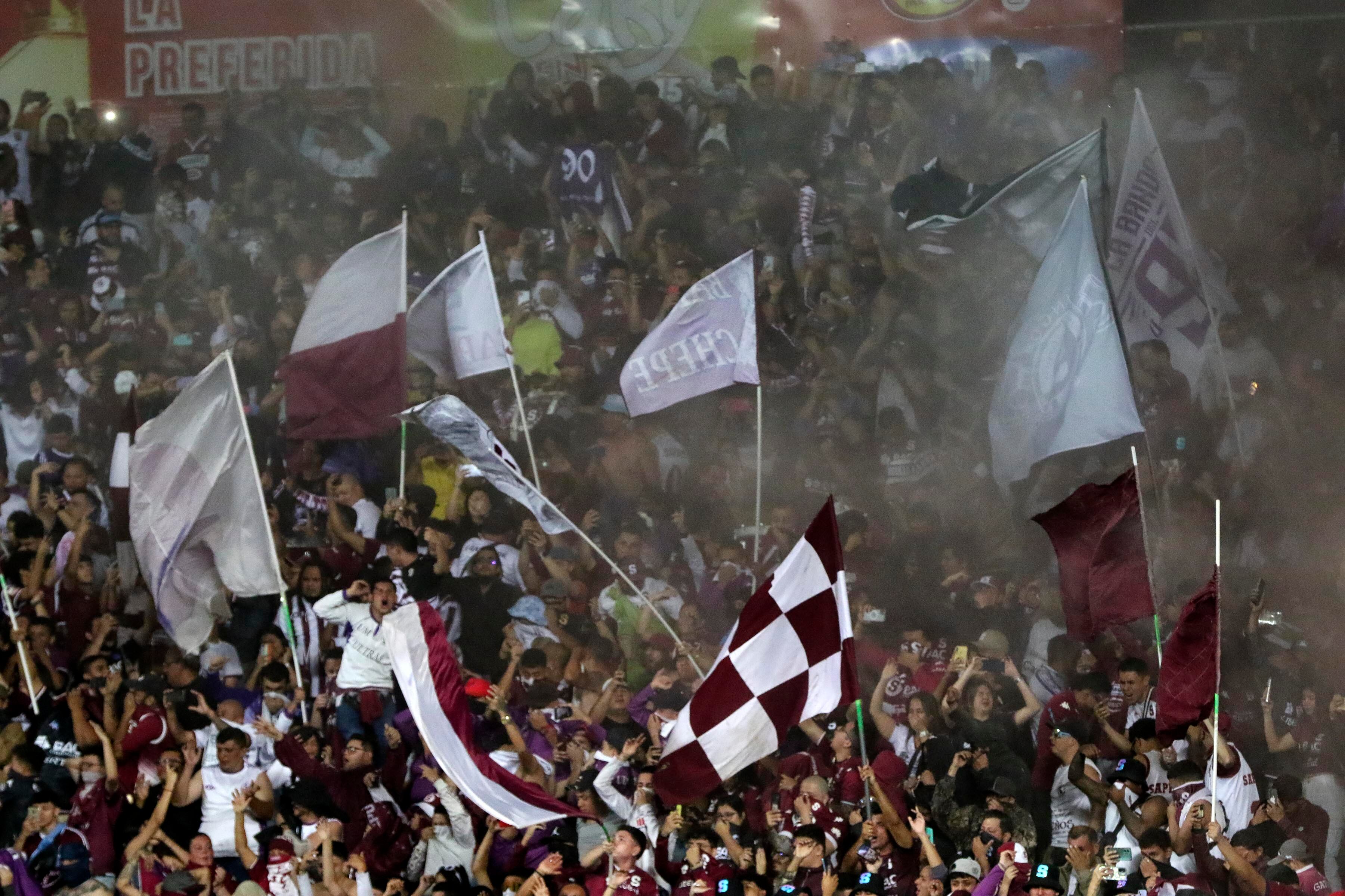 09/12/2023. Estadio Ricardo Saprissa Aymá, Tibás. Hora: 08:00 p.m. Partido de vuelta de la semifinal del Torneo de Apertura 2023 disputado entre el Deportivo Saprissa y el Club Sport Cartaginés en el Estadio Ricardo Saprissa Aymá, Tibás. Fotos: Mayela López