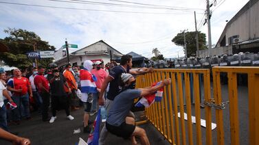 Nuevo proyecto de ley: cárcel para manifestantes que obstruyan el tránsito y oculten su rostro