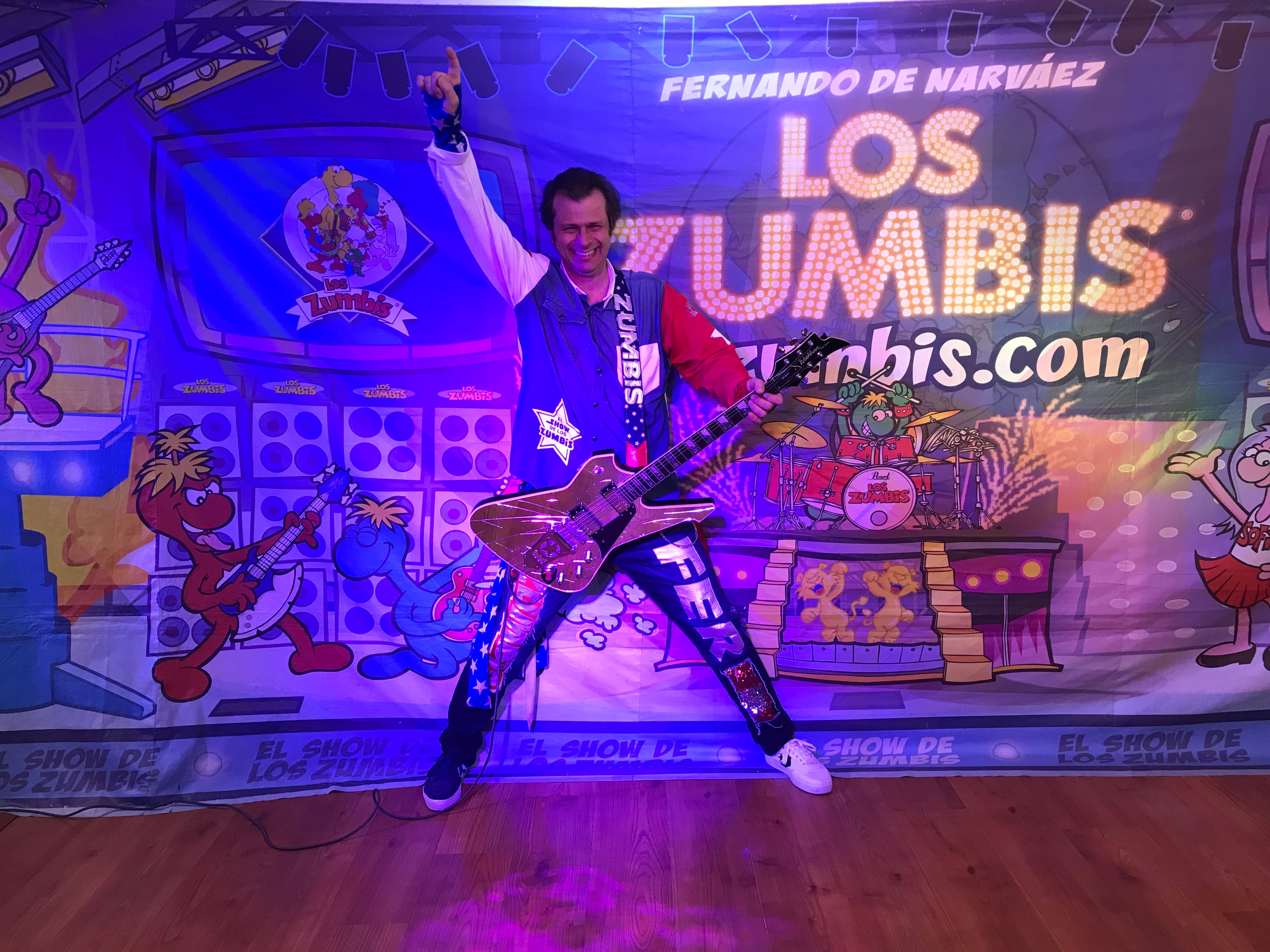 Fernando De Narvaez, diseñador colombiano y creador de la familia Zumbi. Fotos cortesía y archivo La Nación