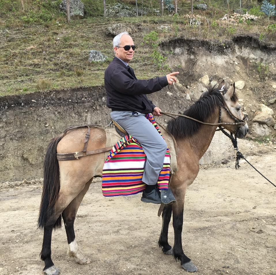 El cardenal Robert Prevost en Perú.