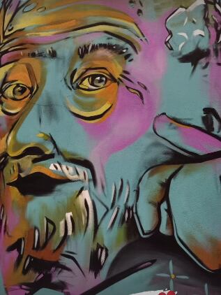 Escultura en honor al actor Álvaro Marenco, ubicado en Barrio Amón, en San José.