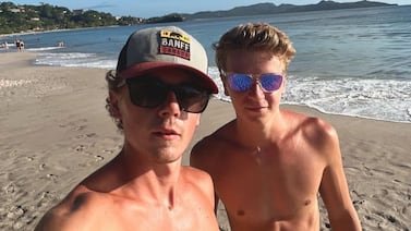 ‘Influencers’ de Canadá se mudaron a Jacó y le cuentan al mundo su nueva vida en Costa Rica