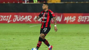 Este es el lateral izquierdo con mejores números del torneo, ¿por qué no lo convocaron?