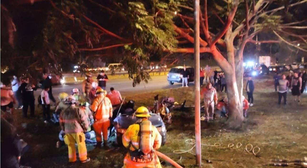 La mujer que perdió la vida viajaba como acompañante en el carro accidentado. Foto Facebook.