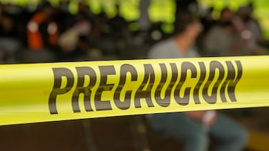 Mujer vio una bolsa negra en un riachuelo por su casa... era el cuerpo de un hombre