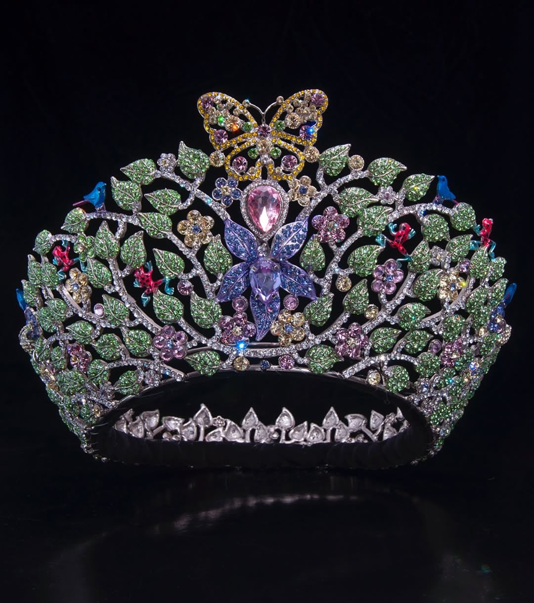 La sucesora de Elena Hidalgo en el certamen Miss Universe Costa Rica recibirá este sábado una impresionante corona inspirada en las bellezas y riquezas del Parque Nacional Cahuita.