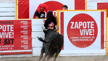 Torera improvisada pasó un vergüenzón que nunca olvidará en corridas de Zapote