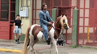 Juanes sigue grabando en Limón y tenemos nuevas fotos y videos del cantante colombiano