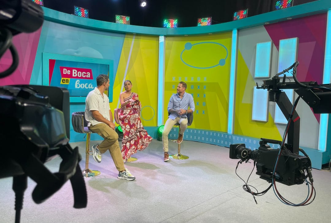 Programa De boca en boca. presentadores Montserrat Del Castillo, Bismarck Méndez, María Fernanda León y Mauricio Hoffmann