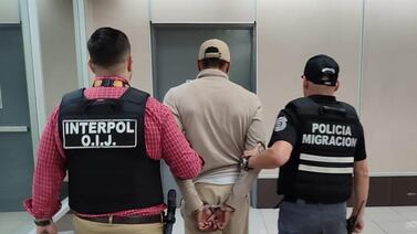 Interpol frenó a sospechoso de cometer un terrible crimen cuando regresaba al país