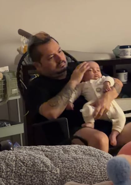 LuisGa Loría y su hijo Luca. Los Ajenos sacaron un tema llamado Lucky inspirado en el hijo de LuisGa.
