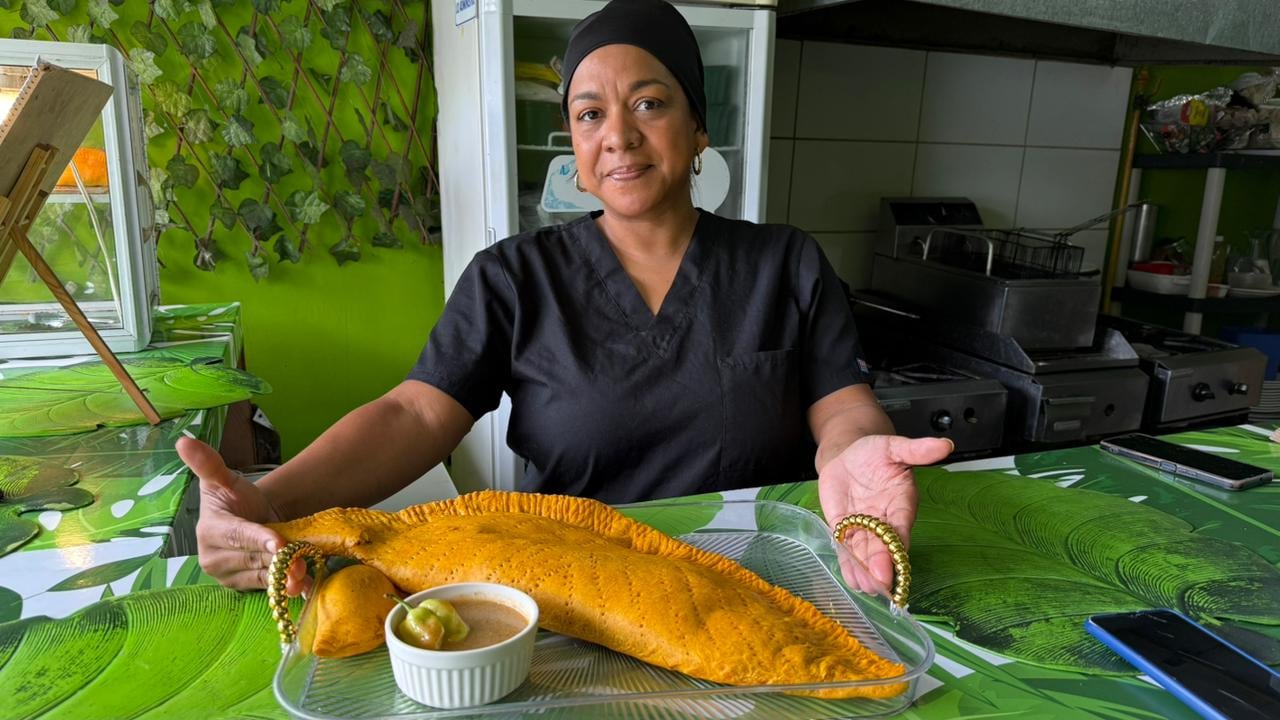 Patricia Espinoza Jackson (conocida como doña Jackson) y su esposo Leonardo Matarrita, creadores del famoso “Raicetty”, una mezcla explosiva entre el rice and beans y el paty tradicional