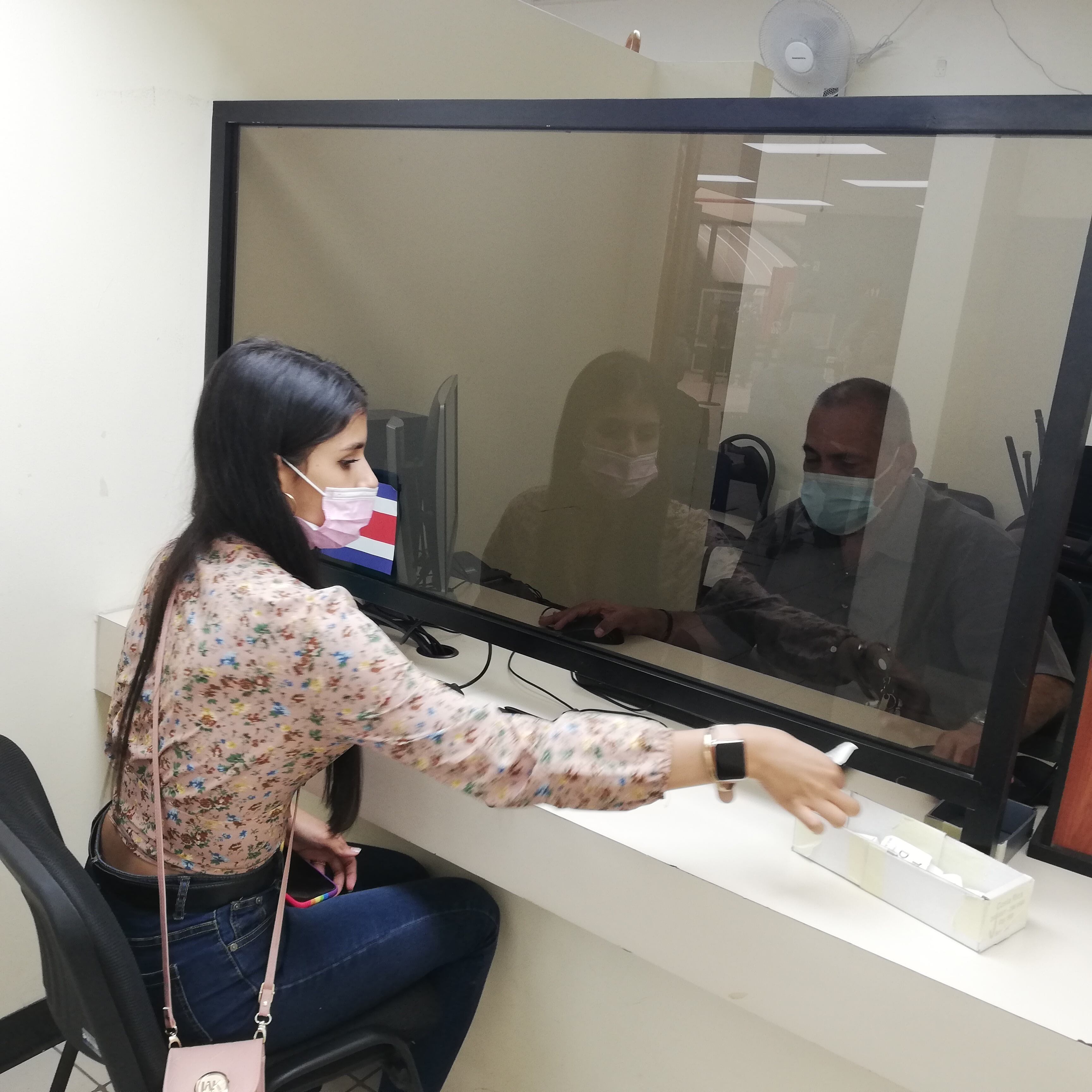 Nahomy Baltodano Ruiz solicitó, por primera vez, su cédula de identidad el 30 de setiembre del 2021, cumple 18 años el 20 de noviembre del 2021 y tenía hasta el 5 de octubre para hacer la solicitud si quería quedar en el padrón electoral de las elecciones presidenciales del 6 de febrero del 2022