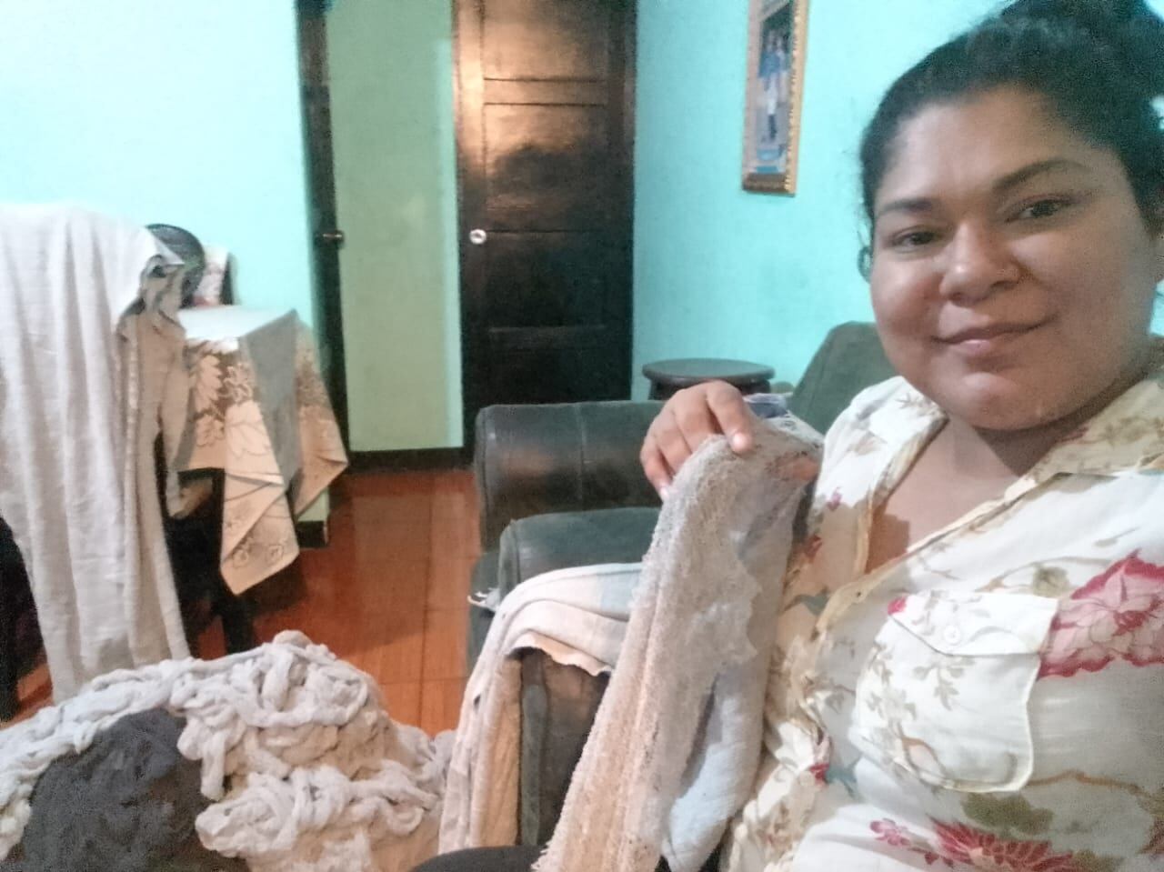 María Luisa Rojas Ruíz es una nicaragüense bien esforzada.
Ella tiene 35 años y llegó a Costa Rica hace tres, lo hizo porque su vida corría peligro en su país