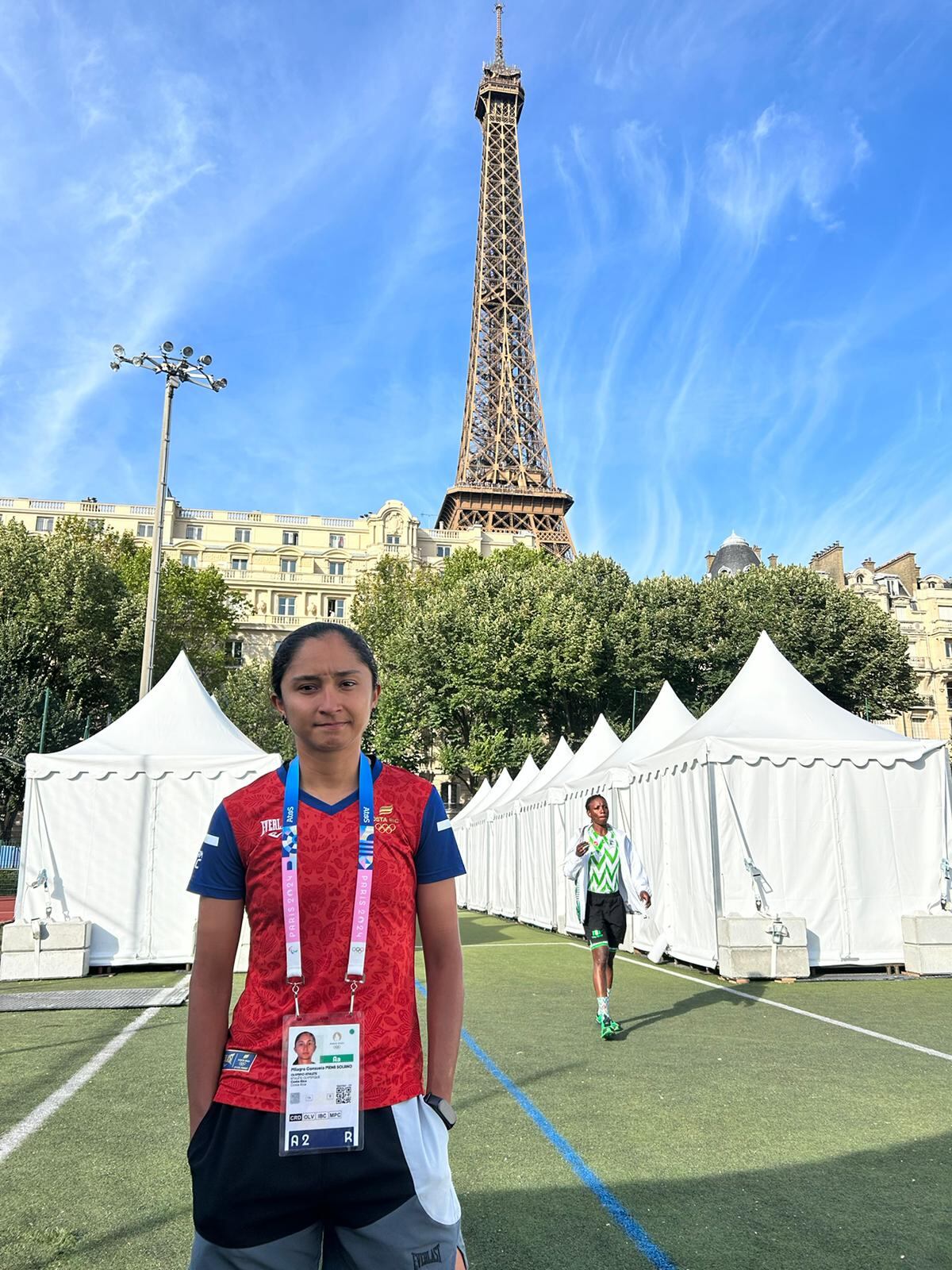 Milagro Mena no pudo ocultar su tristeza tras no terminar prueba de ciclismo en París 2024