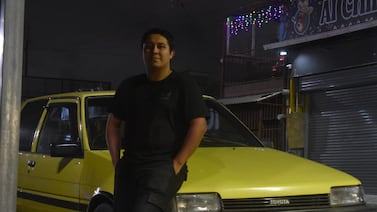 Joven rescató un Toyota olvidado y lo transformó en algo invaluable