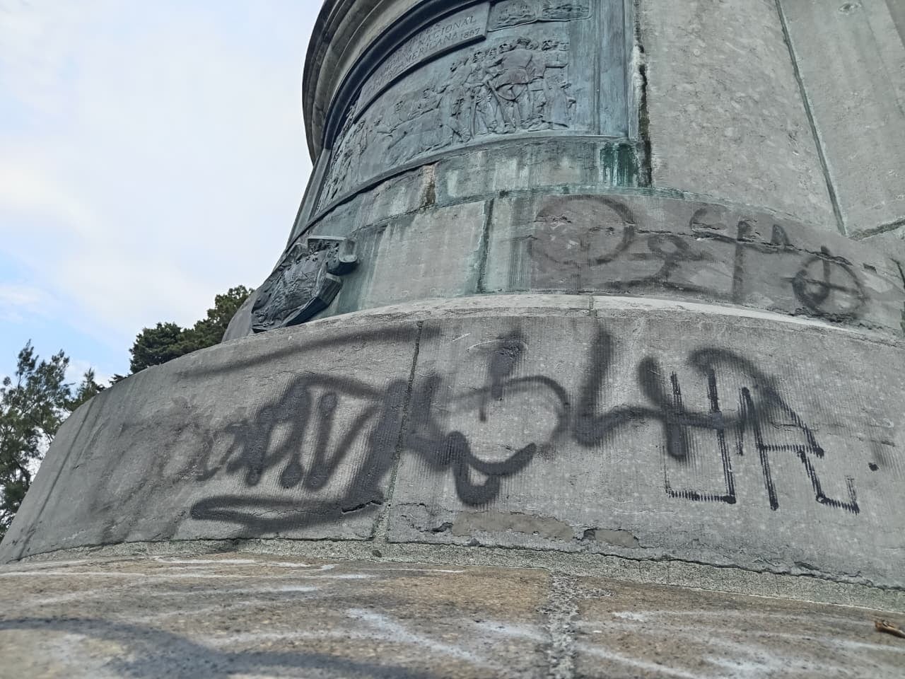 El Monumento Nacional luce vandalizado este 7 de setiembre.