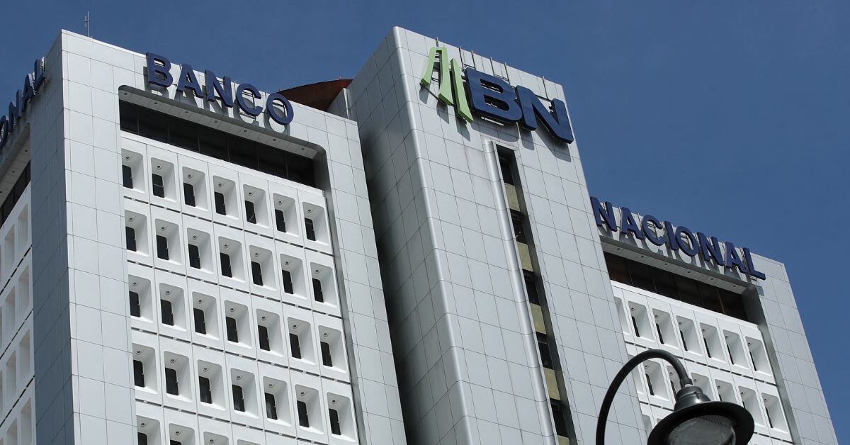En la imagen, la fachada del Banco Nacional.