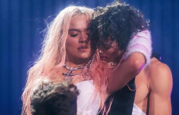 Karol G y su bailarín enamoraron a miles de ticos