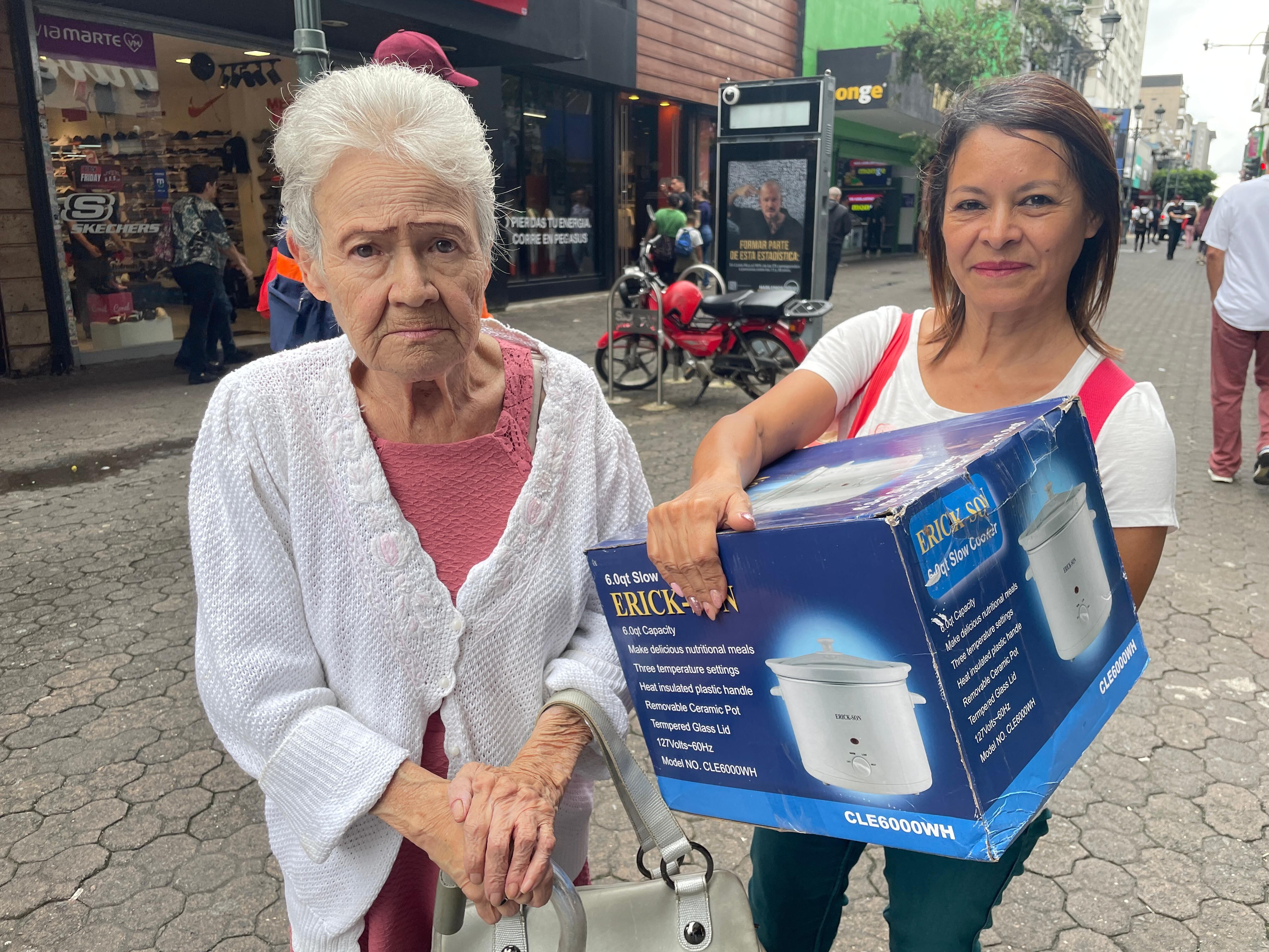 Cecelia y su hija Roció aprovecharon muy bien el Vienres Negro