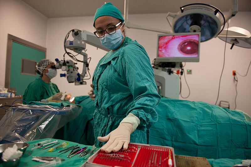 Operación en Oftalmología en el Hospital San Rafael de Alajuela.