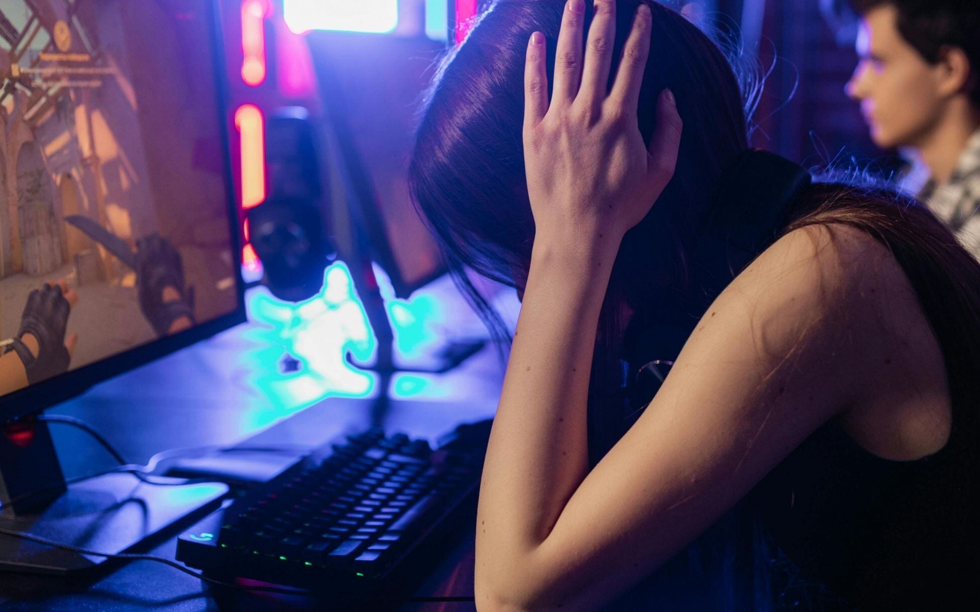 Las mujeres son las que más se ven afectadas por el acoso dentro de los videojuegos. Foto de Alena Darmel/Pexels.