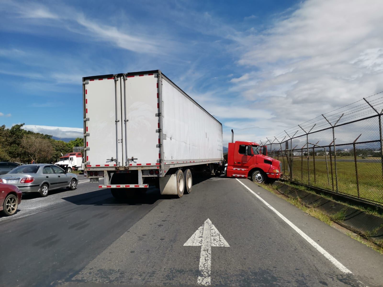Triple colisión Alajuela. Foto cortesía.