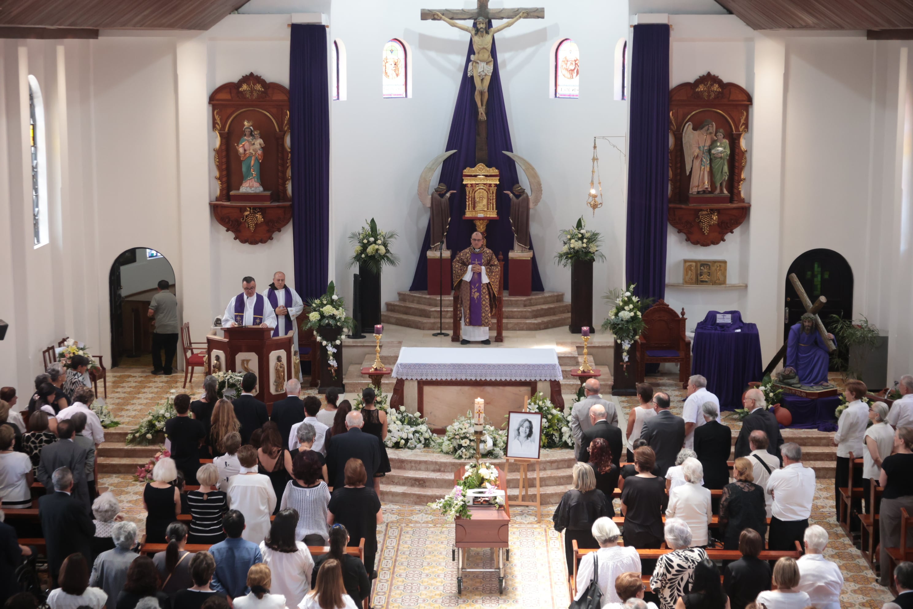 18/03/2026/ Funeral de Lorena Clare en la parroquia de San Rafael de Escazú / Foto John Durán