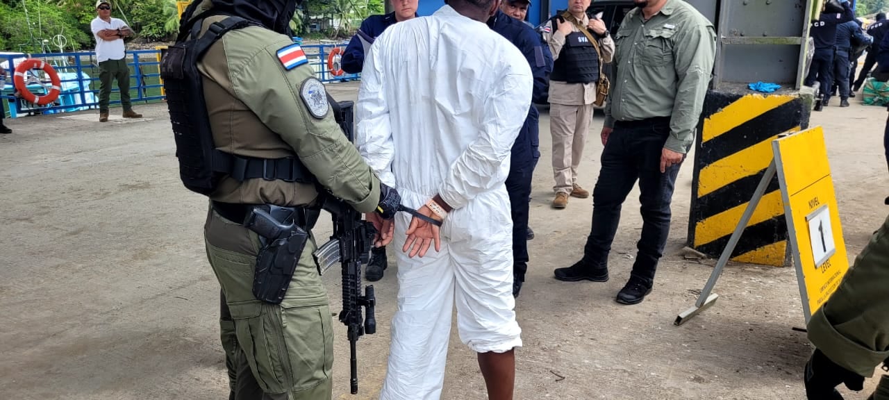 Dos colombianos transportaban el cargamento de aproximadamente 4000 kilos de cocaína. Foto MSP.