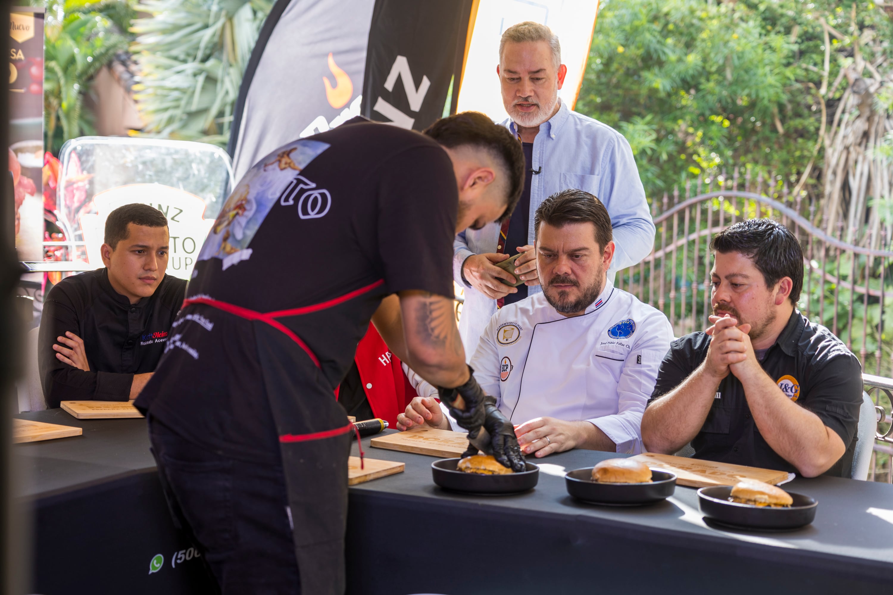 24/10/2024, San José, Santa Ana, grabación del Reality Show de La Teja, que se llama Guerra de Hamburguesas.