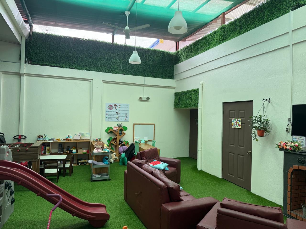 La organización brinda hospedaje, alimentación y apoyo a familias con niños hospitalizados.