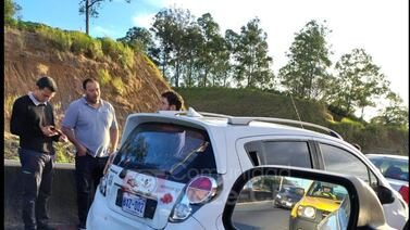 Presas infernales en la General Cañas por un choque triple la mañana de este martes