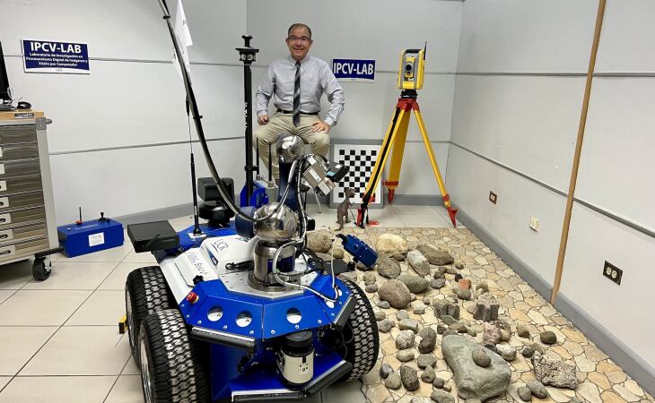 la inteligencia de los costarricenses viene trabajando de la mano con la NASA para lograr que robots no tripulados puedan moverse sin problemas de ubicación fuera de la Tierra, de hecho, se piensa en la Luna, Marte y más allá.